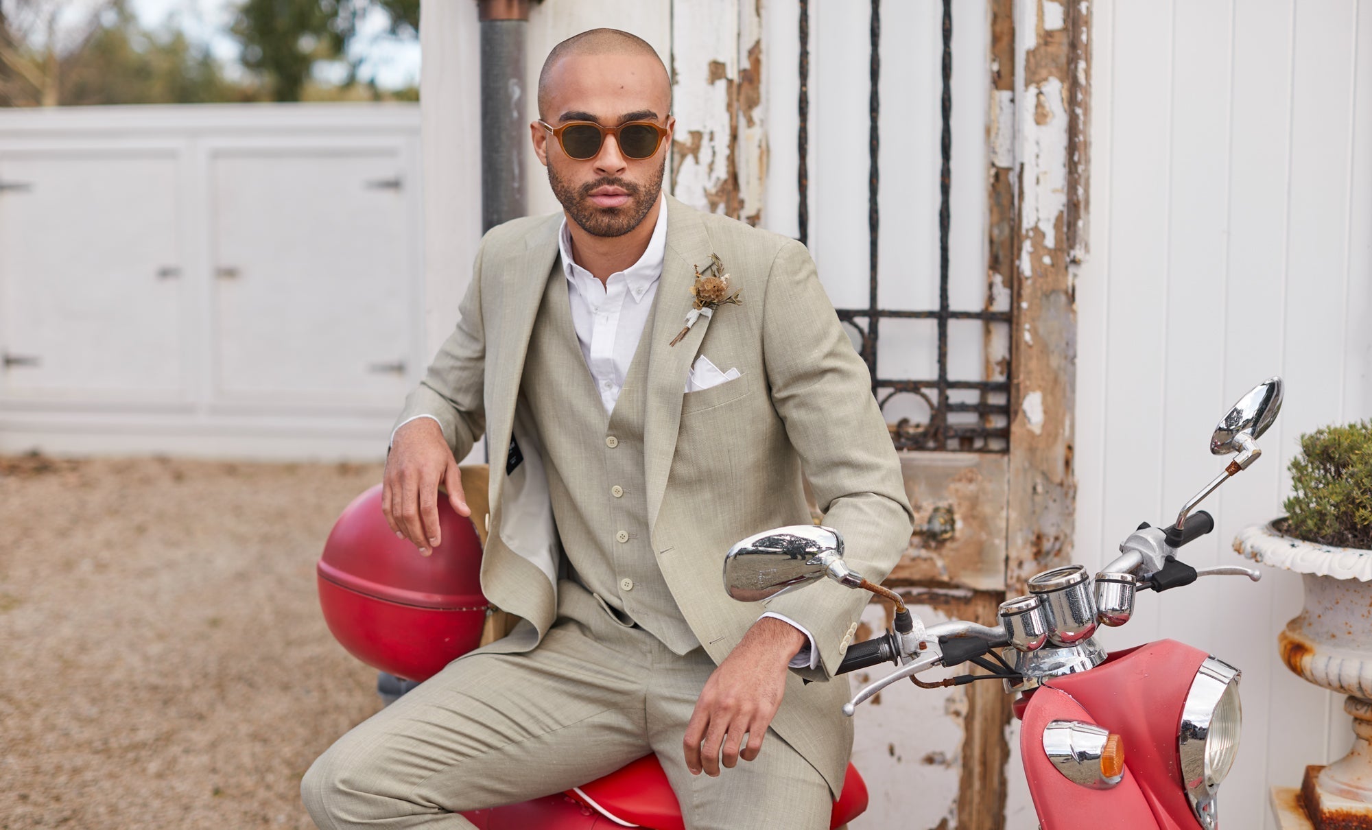 How to Accessorise Your Suit