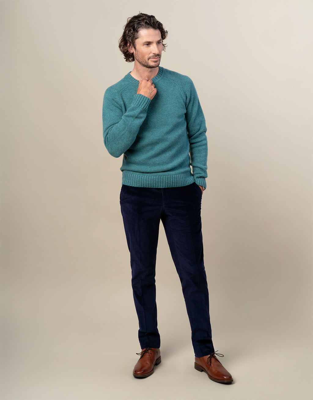 Tom is 185cm wearing size 84