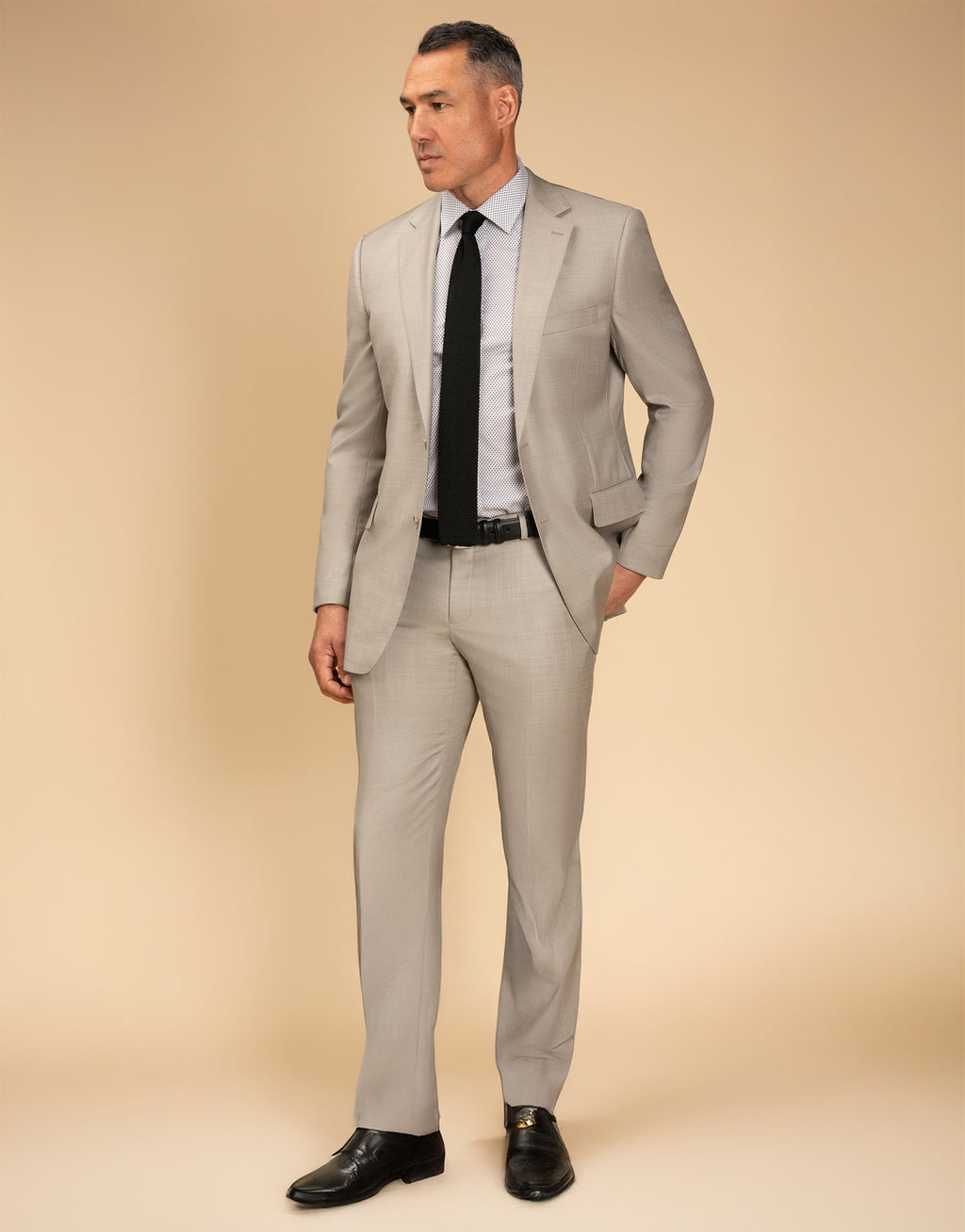 Scott is 191cm wearing size 112 Tall jacket & 92 trouser