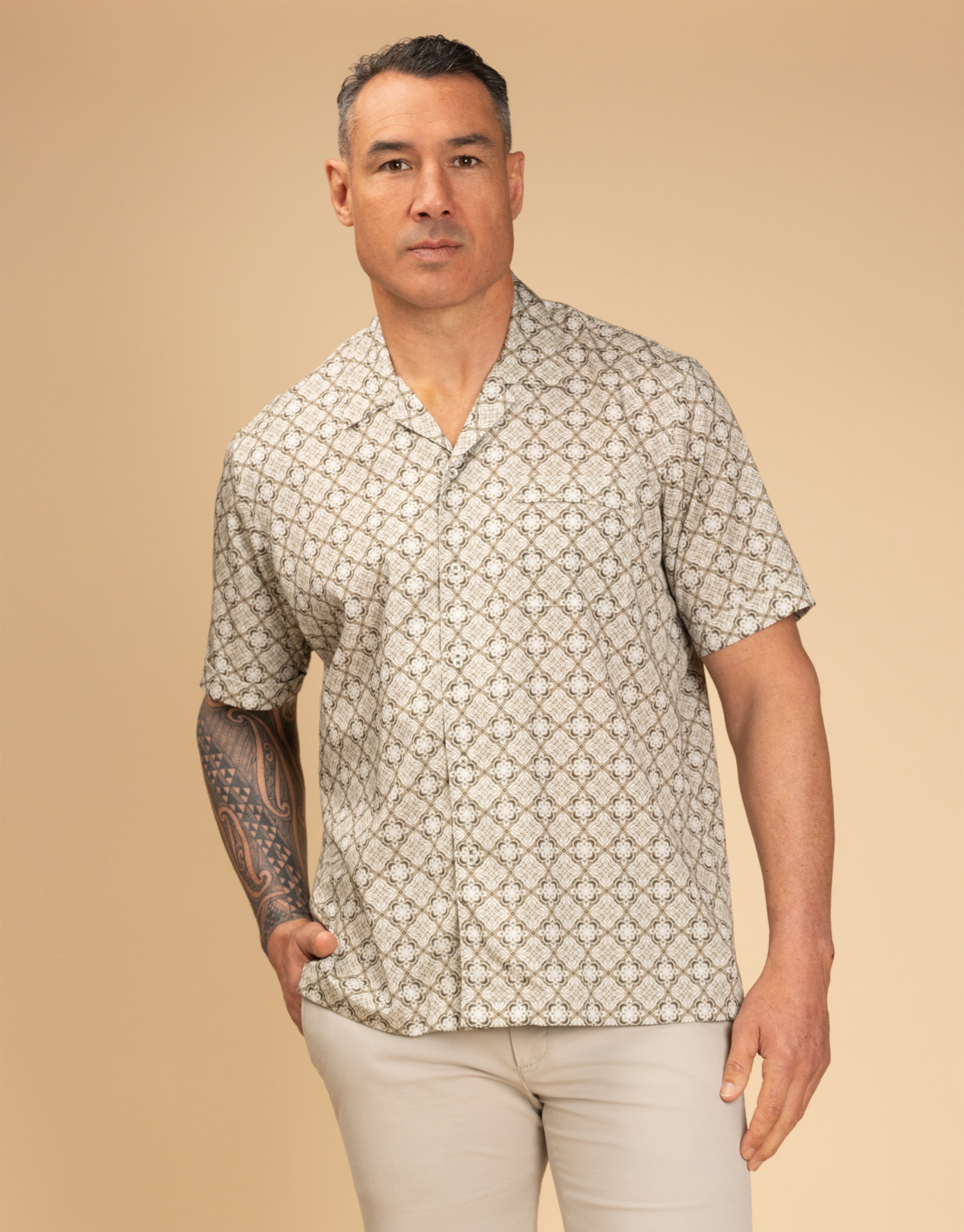 Scott is 191cm wearing size XL