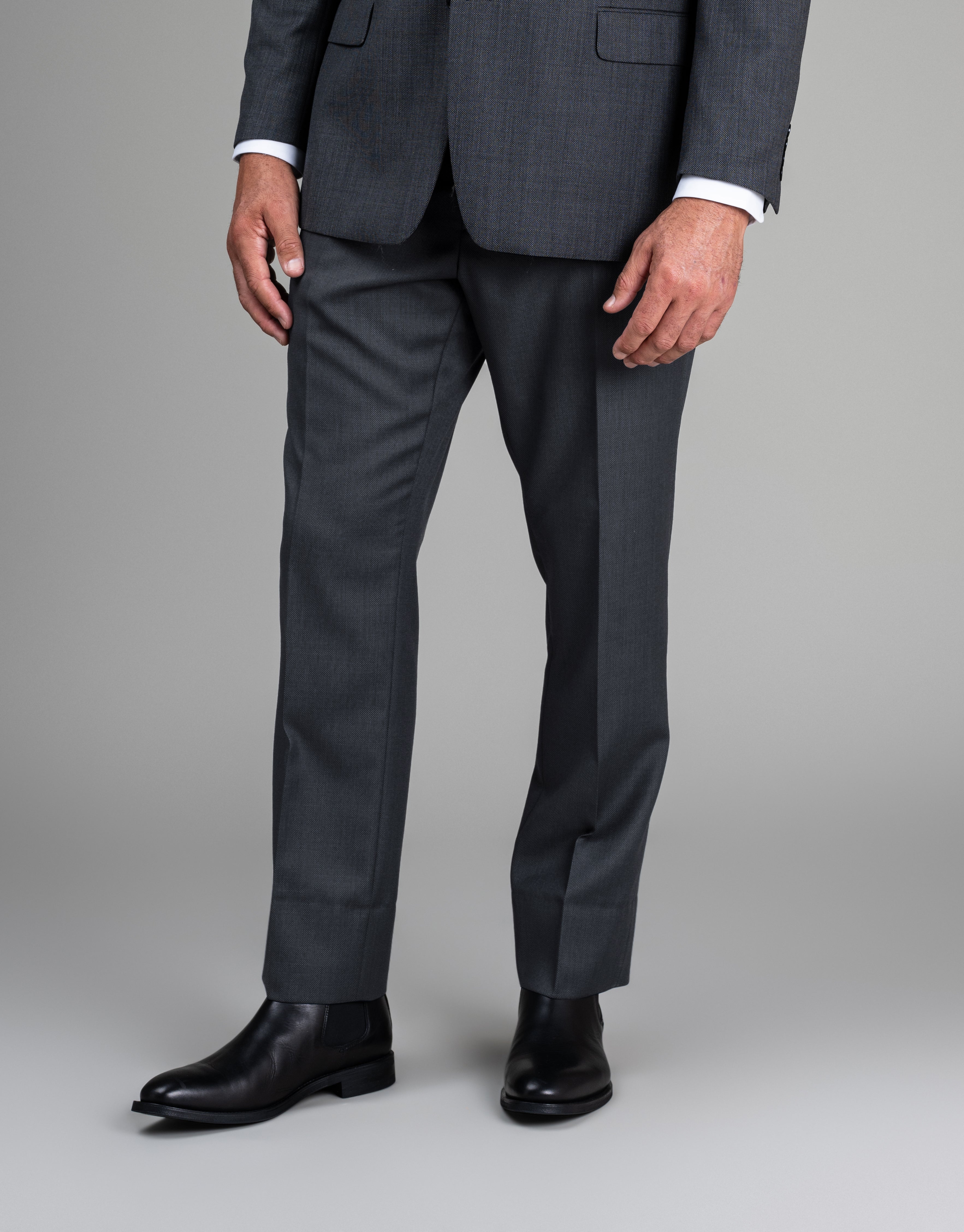 Scott is 191cm wearing size 92