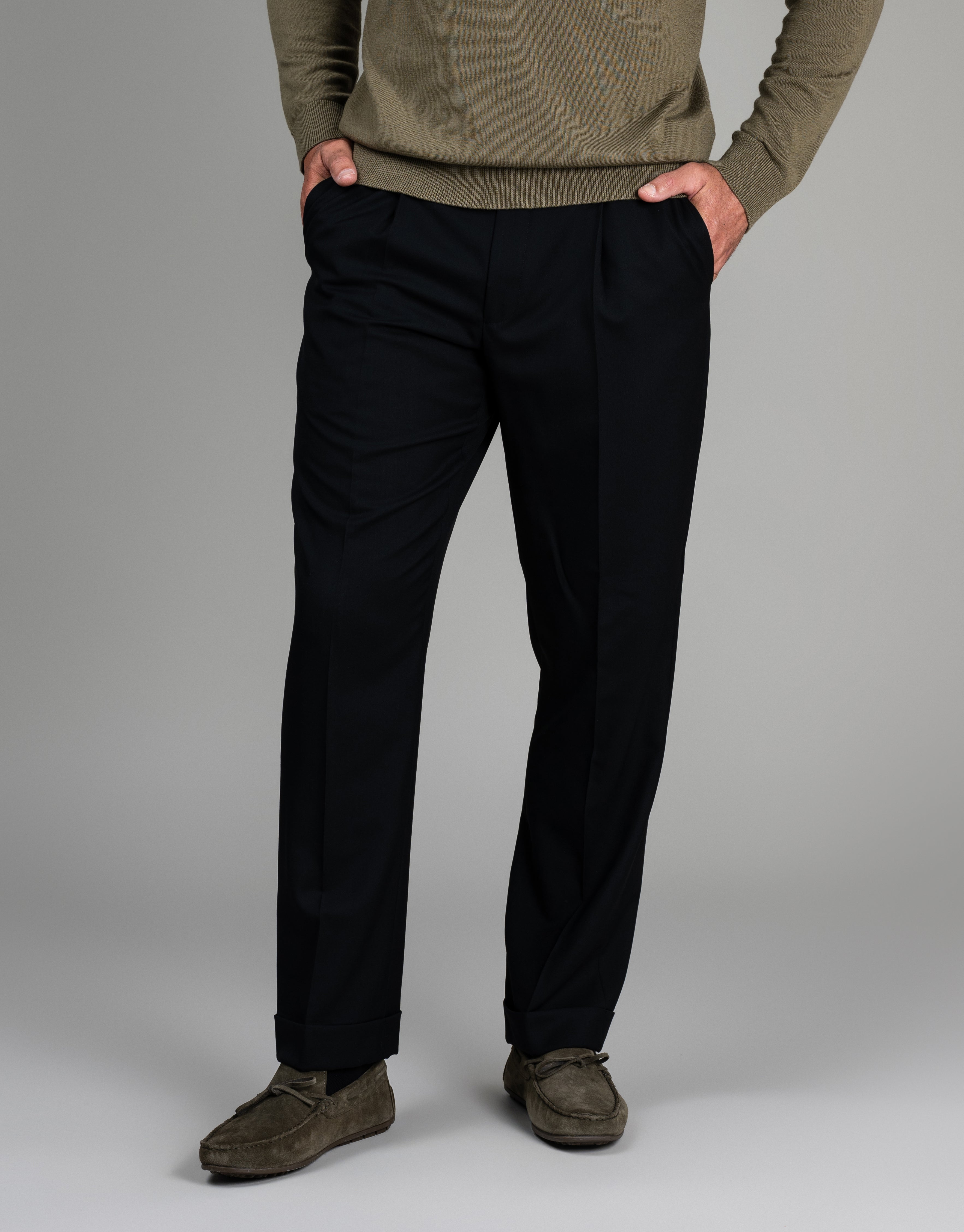 Scott is 191cm wearing size 92