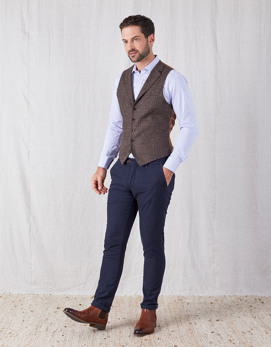 Mack is 190cm wearing size 34