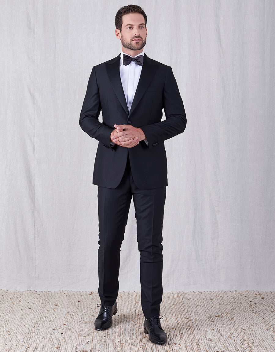 Mack is 190cm wearing size 100 Tall jacket & 84 trouser