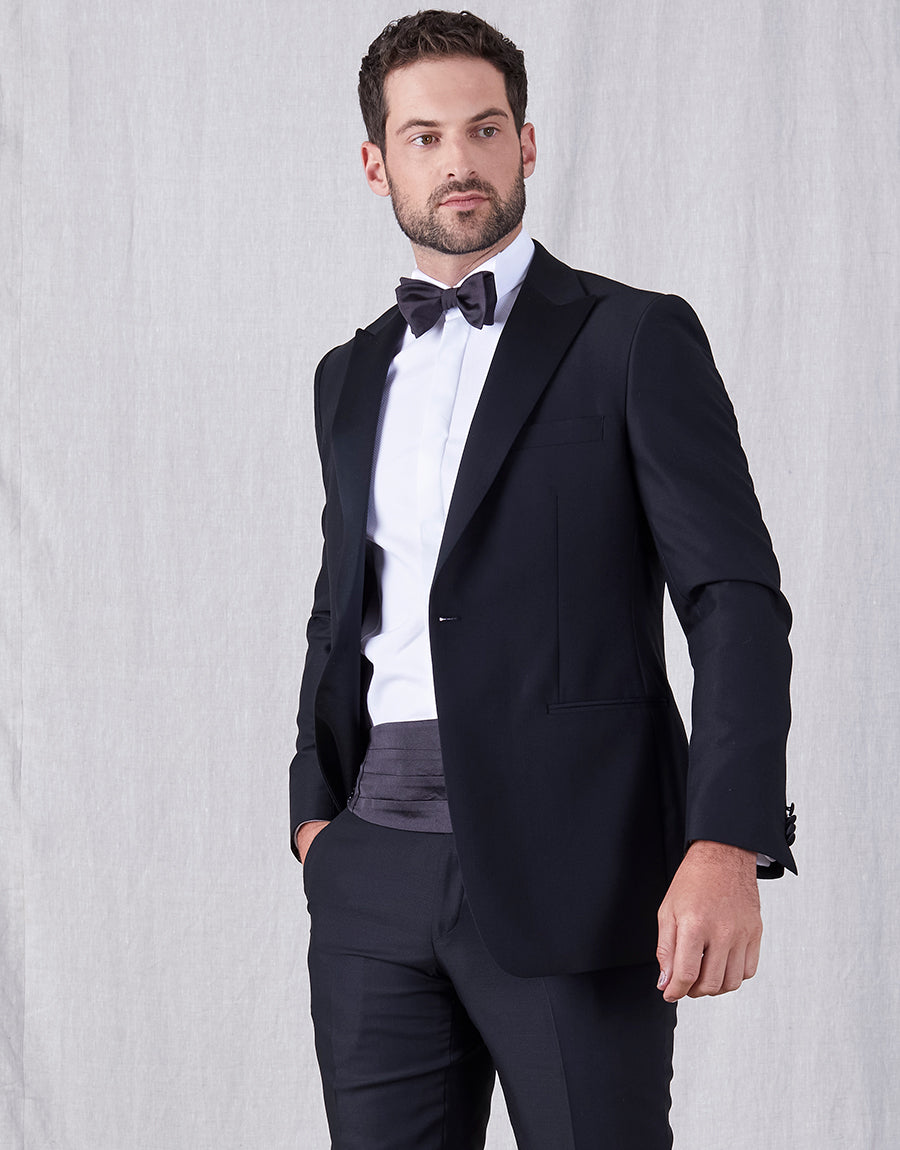 Mack is 190cm (6'2") wearing size 100 Tall jacket & 84 trouser