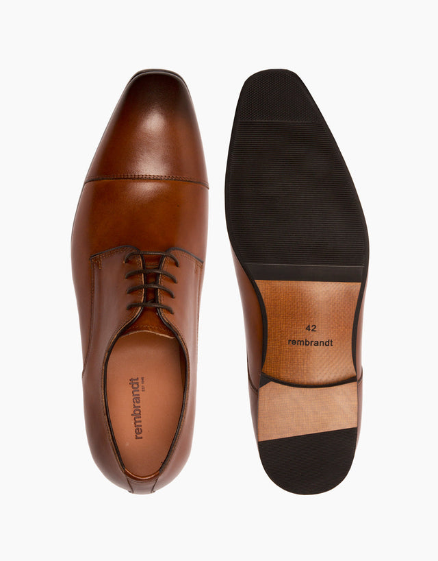Tan Athens leather cap-toe Shoe